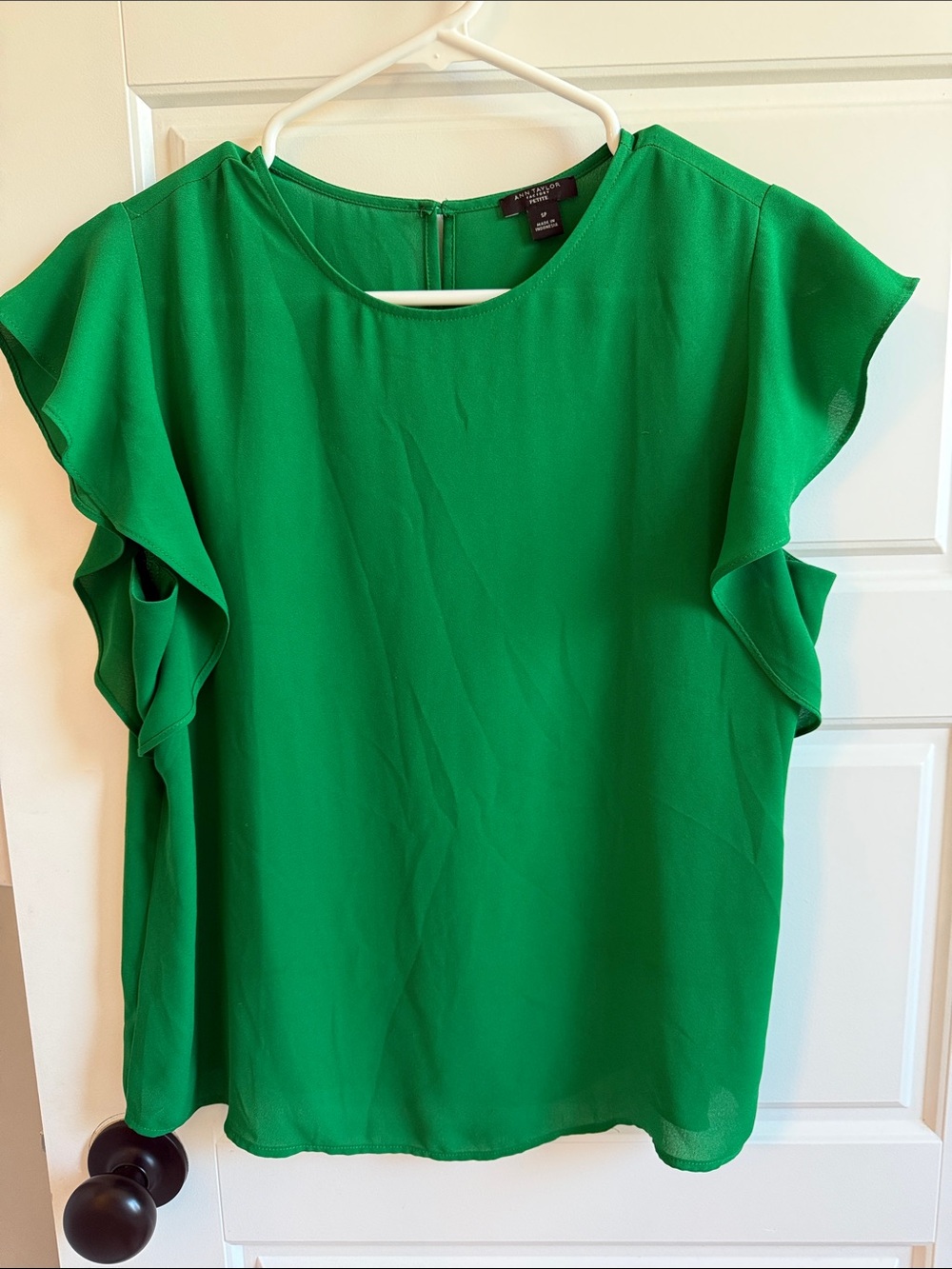 Ann Taylor LOFT Ruffle Sleeve Blouse in Green Size Small Like New